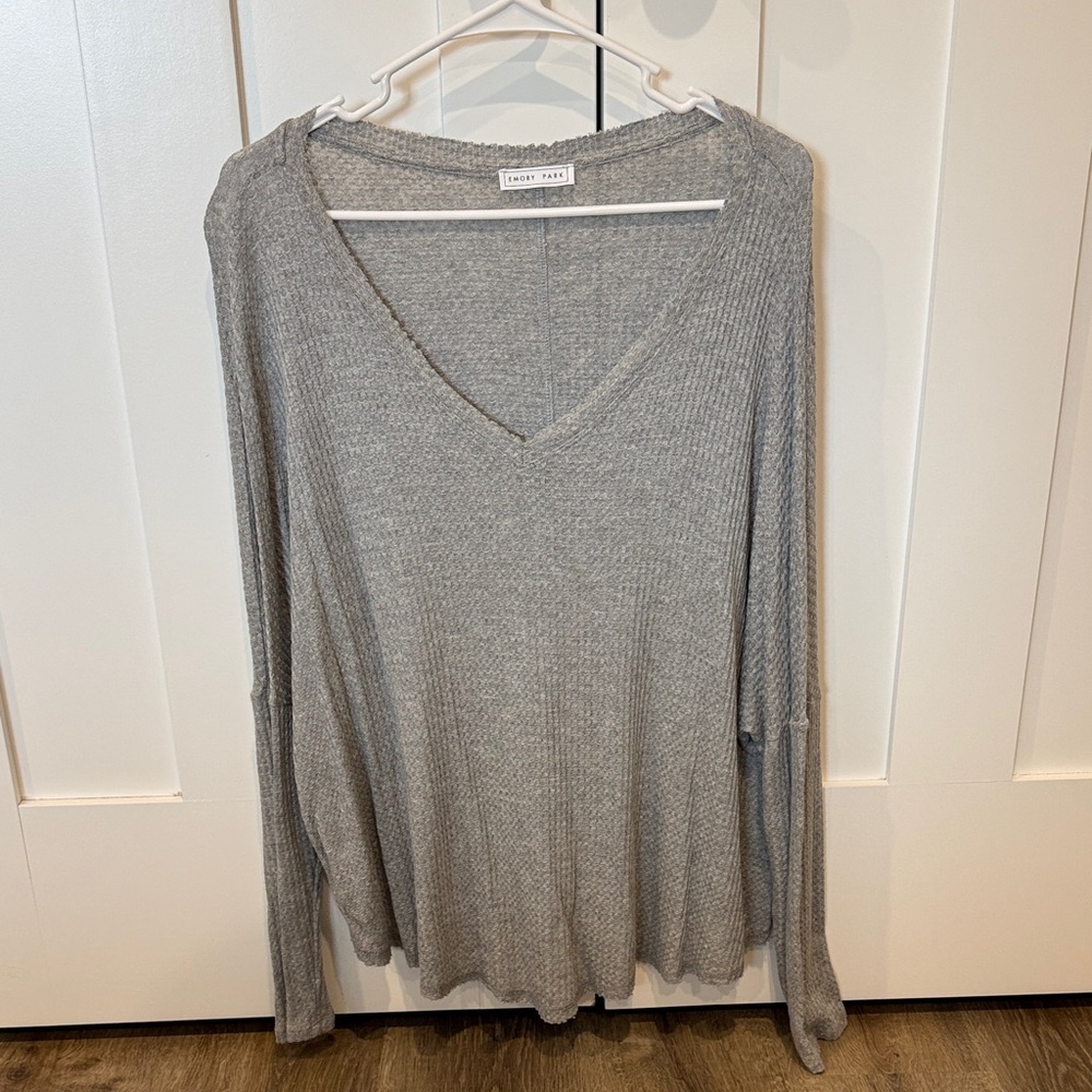 Emory Park Heather Gray V-Neck Long Sleeve Top
